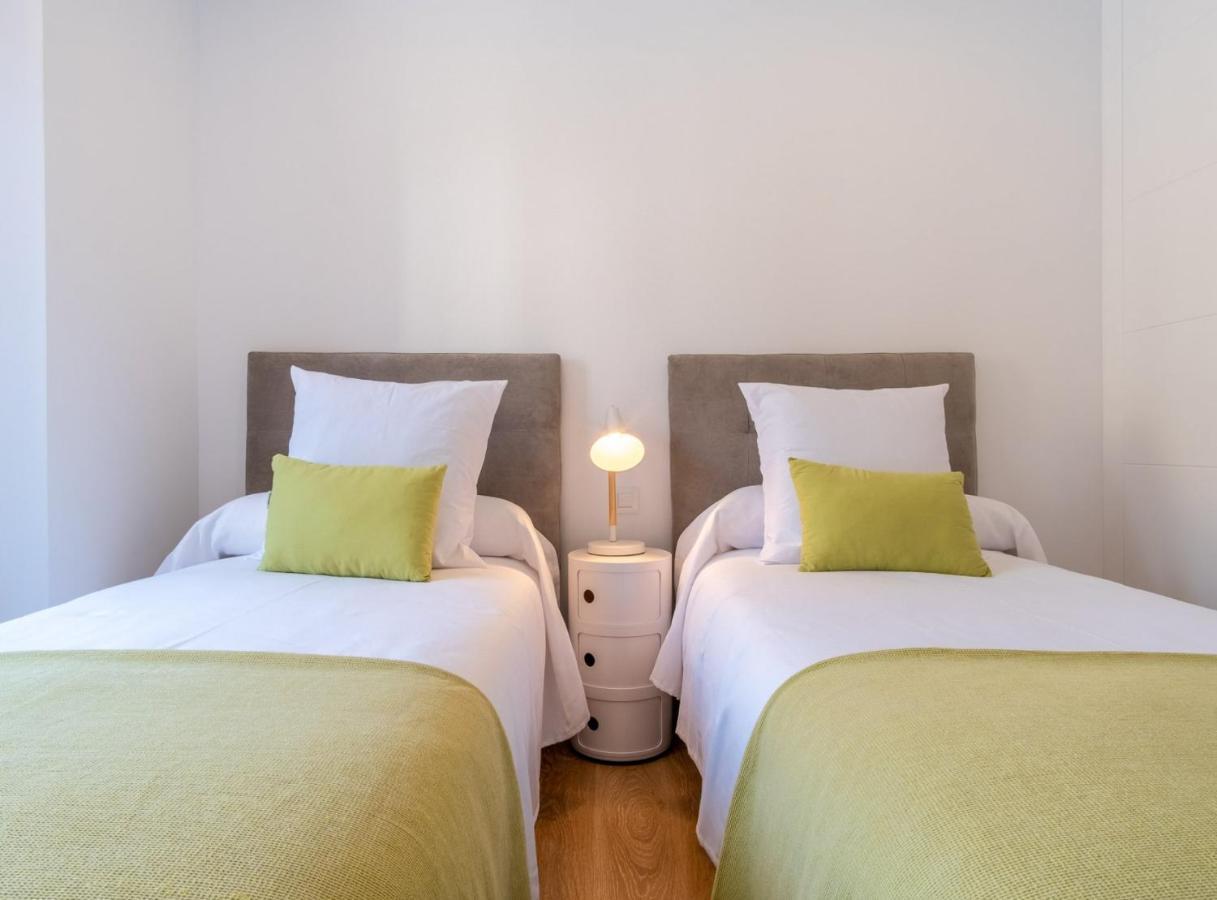 Charming Apartment For 4 Steps Away From Mercado De San Miguel , Calle Mayor IV Madrid Kültér fotó
