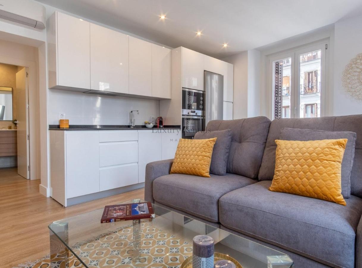 Charming Apartment For 4 Steps Away From Mercado De San Miguel , Calle Mayor IV Madrid Kültér fotó